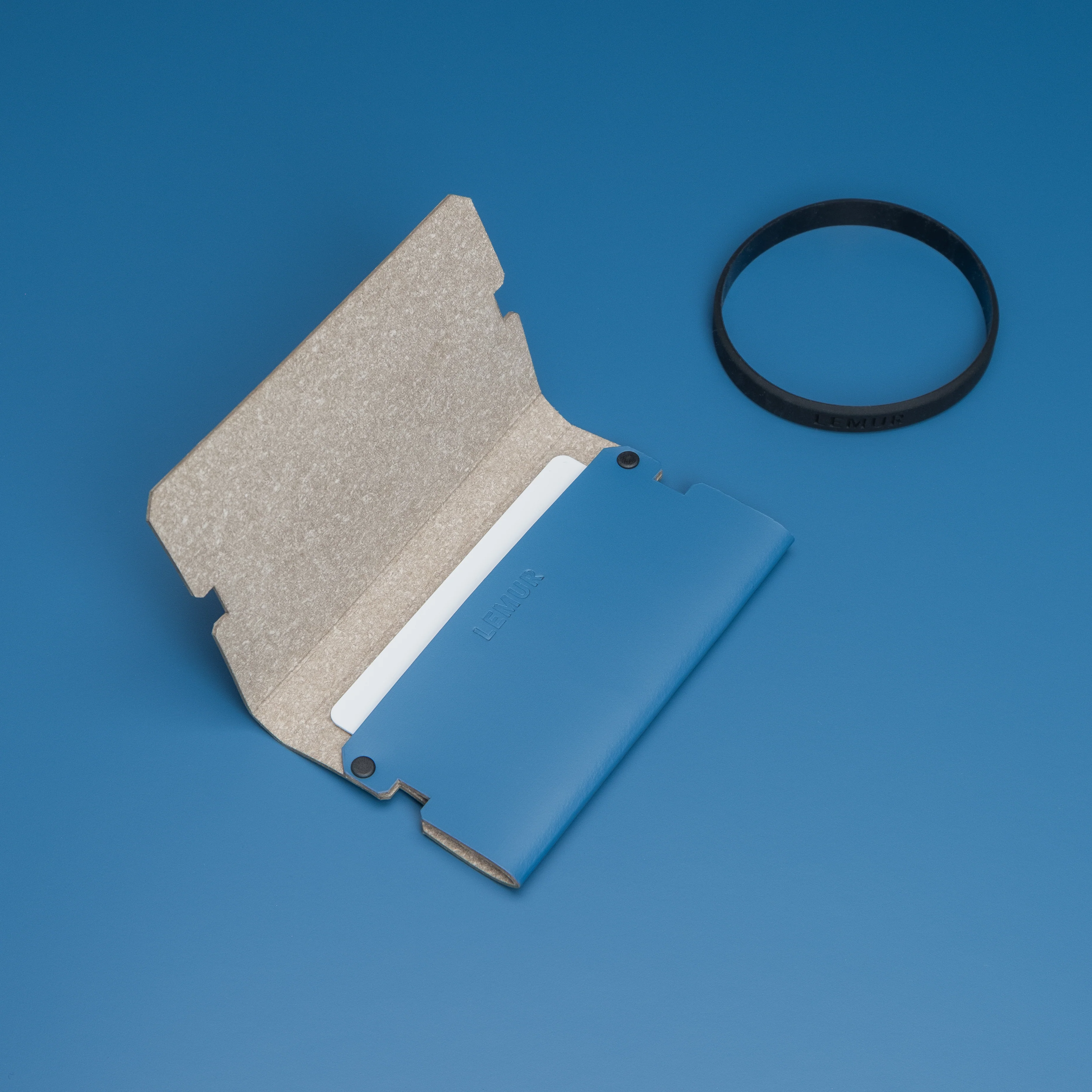 Lemur Cover - Light Phone II - Image 4