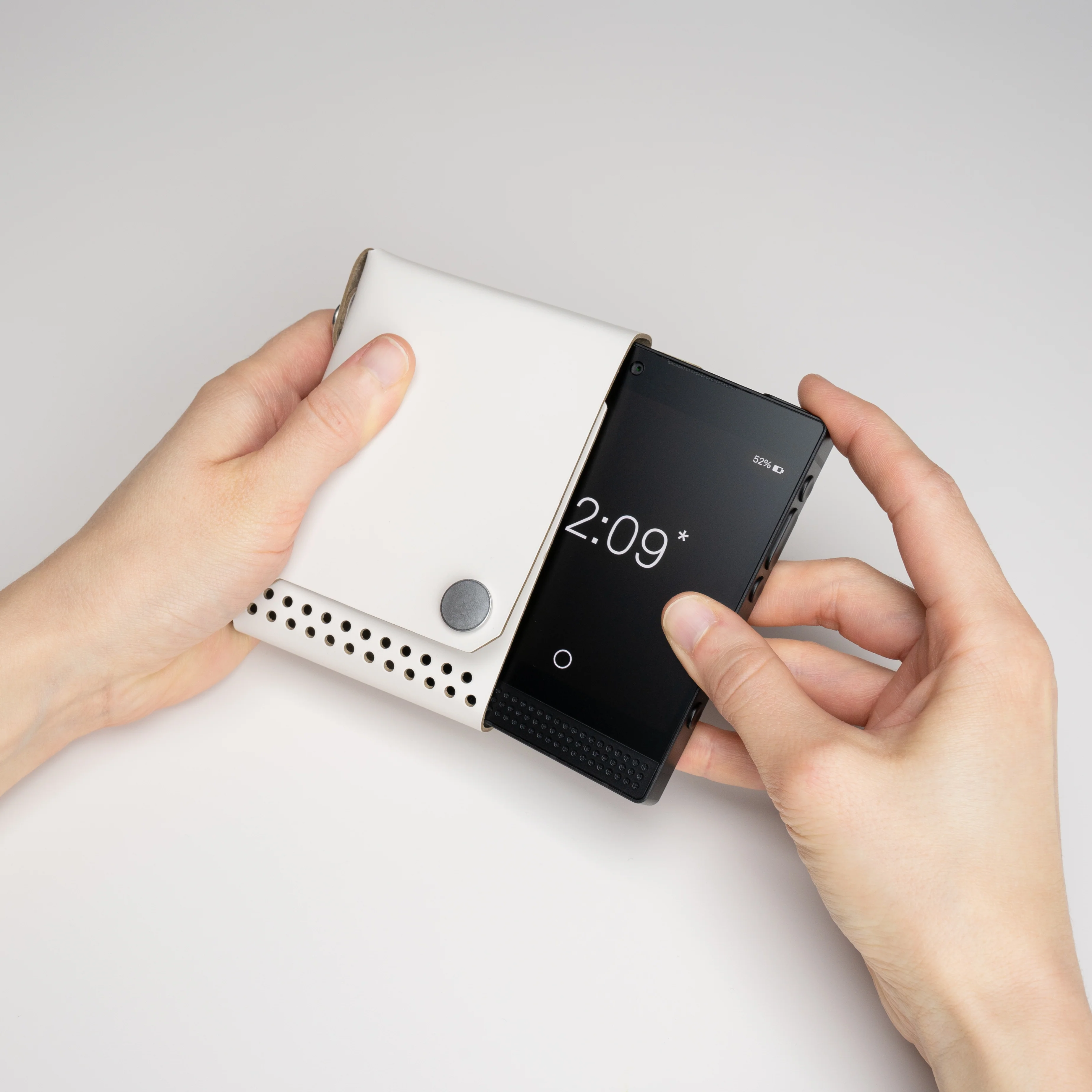 Lemur Cover - Light Phone III - Image 3