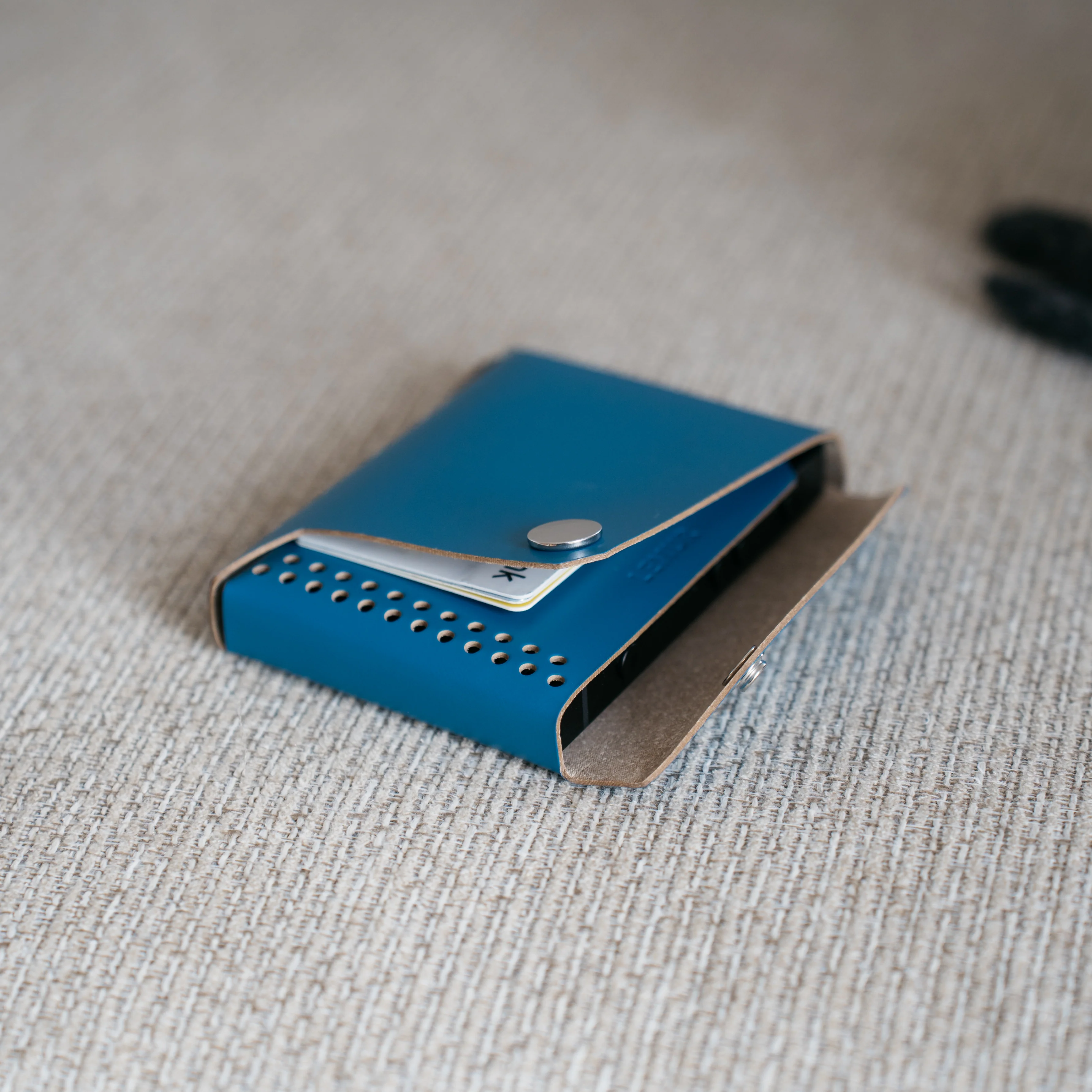 Lemur Cover - Light Phone III - Image 8